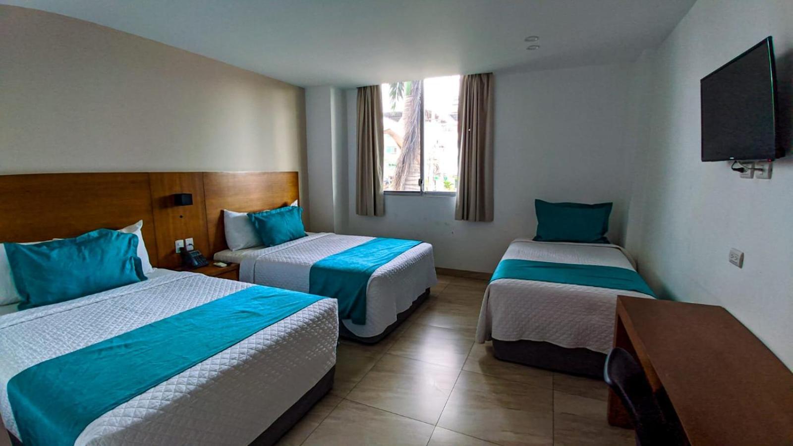 Aquamarina Hotel Manta Luaran gambar