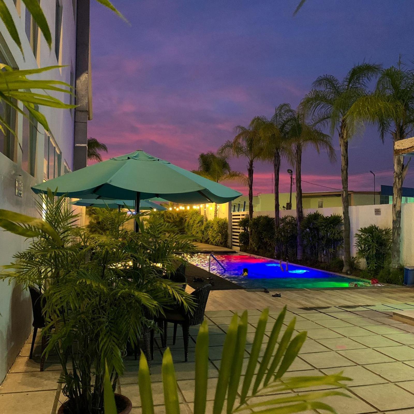 Aquamarina Hotel Manta Luaran gambar